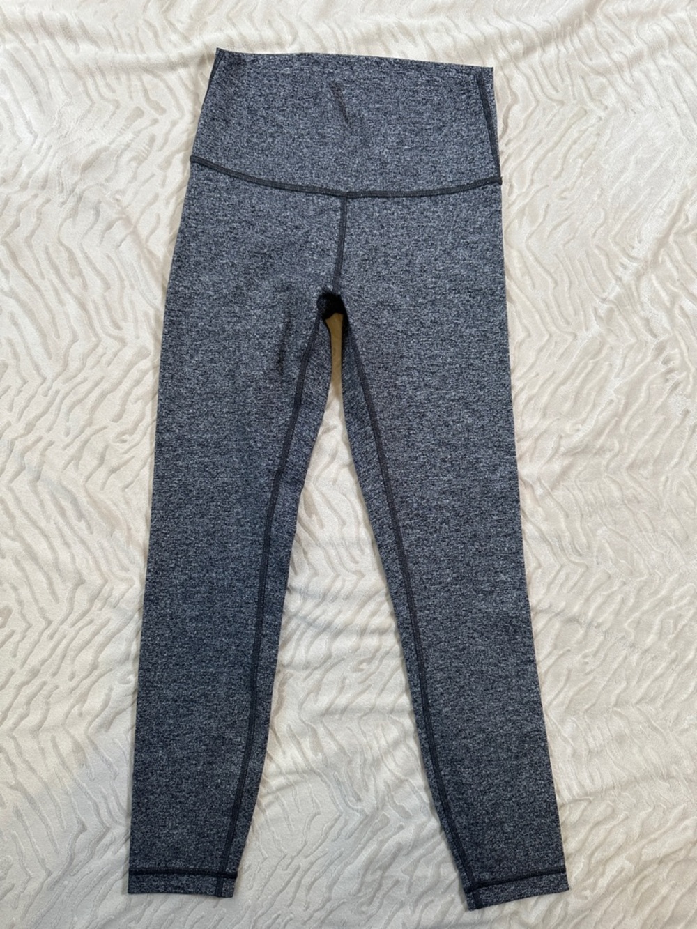 Lululemon Wunder Under HR leggings Size 6 - Picture 2 of 6